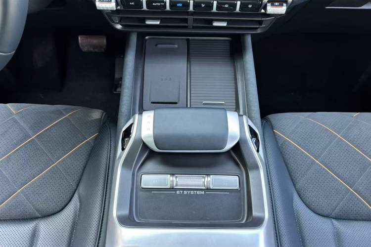 Used Deepal G318 2025 Worry-Free Adventure Edition Four-Wheel Drive Secret Realm Version
