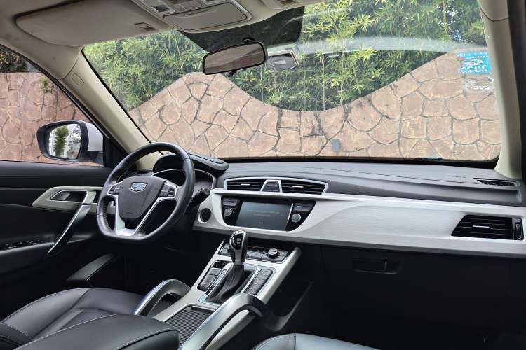 Used Geely Auto Emgrand X7 Sport 2018 1.8TD Automatic Two-Wheel Drive Smart Connect 4G Internet Edition Interior 11