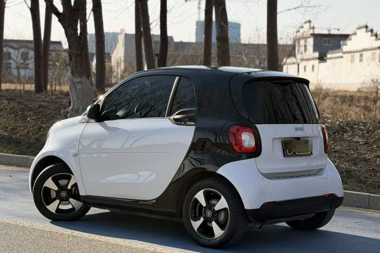 Used smart fortwo 2018 1.0L 52kW Hardtop Passion Edition China V Standard
