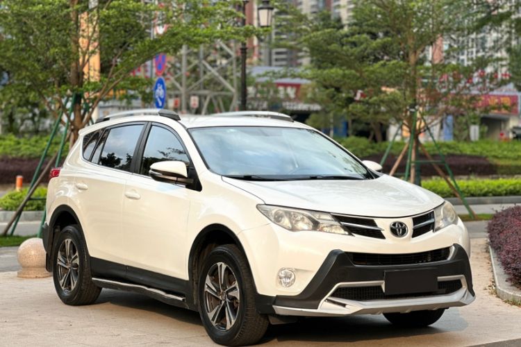 Used Toyota RAV4 2015 2.0L CVT Two-Wheel Drive Urban Edition