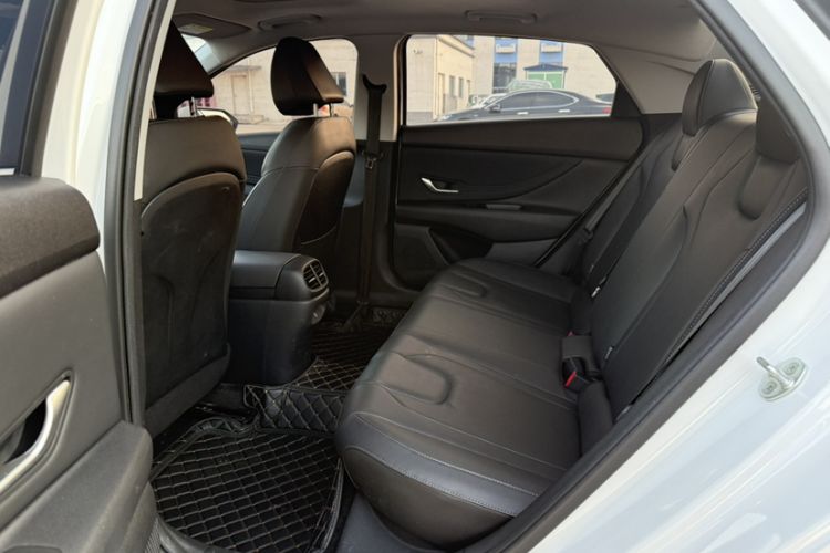 Used Hyundai Elantra 2023 1.5L CVT LUX Prestige Edition