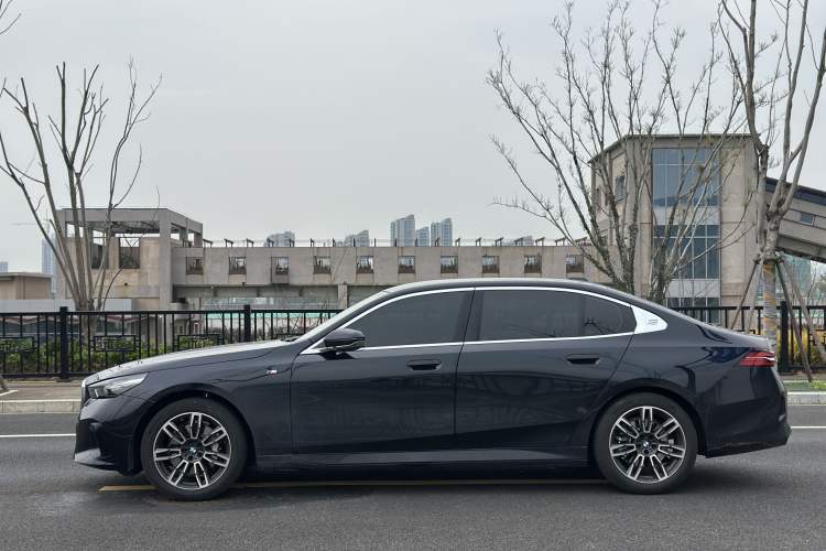 Used BMW 5 Series 2025 530Li Leading Model M Sport Package