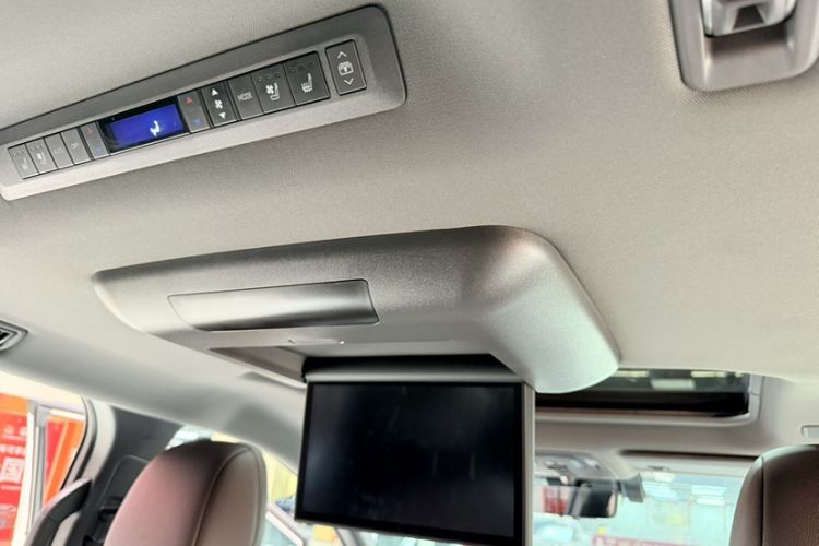 Used Toyota Granvia 2023 2.5L Hybrid Flagship VIP Edition
