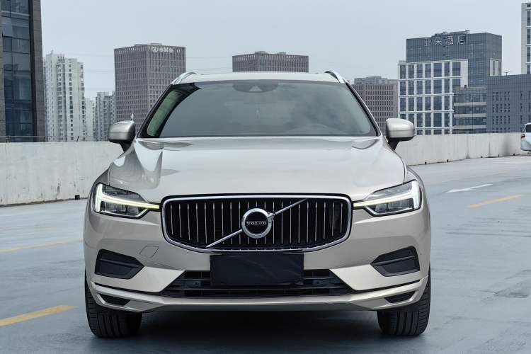 Used Volvo XC60 2019 T5 4x4 Smart Edition China VI Standard Exterior 1