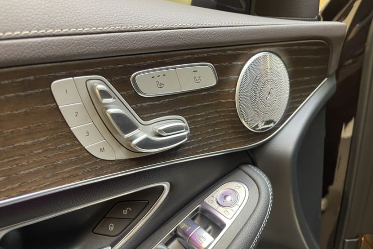 Used Mercedes-Benz GLC 2021 GLC 260 L 4MATIC Luxury Model Interior 6