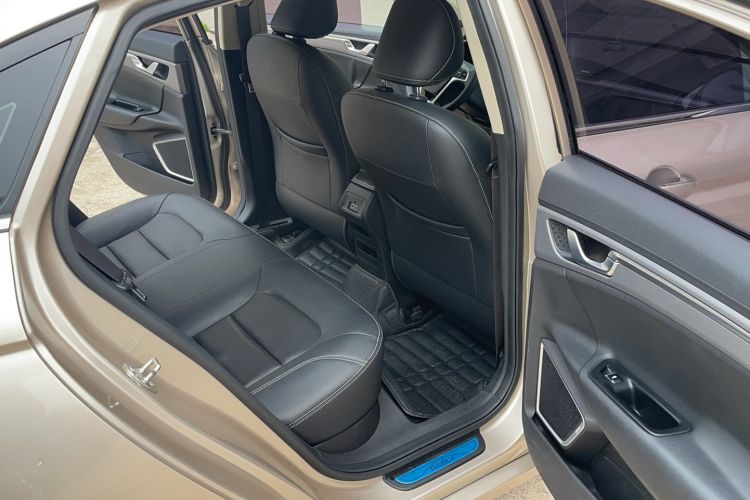 Used Geely Auto Emgrand GL 2017 1.8L Manual Elite Model
