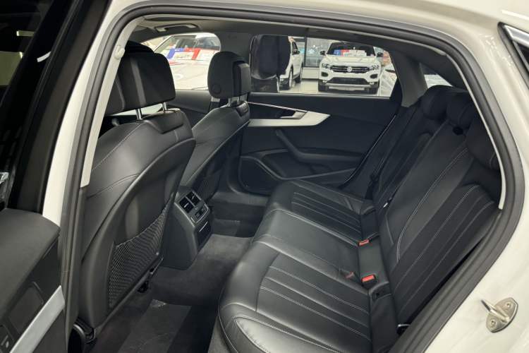 Used Audi A4L 2020 40 TFSI Luxury Dynamic Model