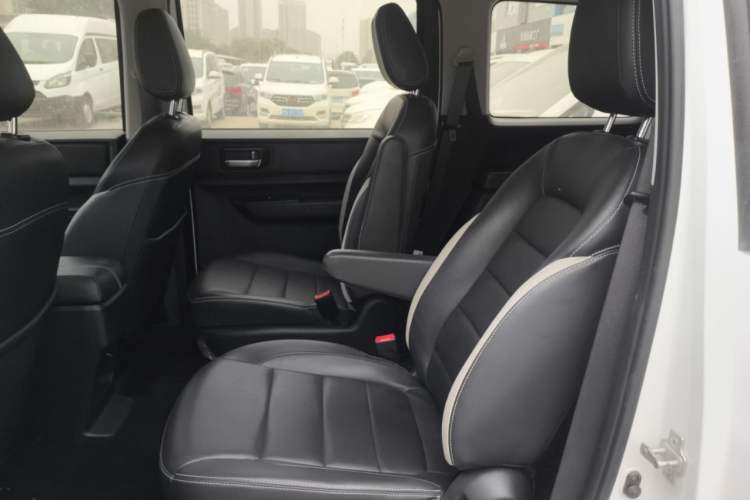 Used Wuling Hongguang PLUS 2020 1.5L Manual Comfort 7-Seater