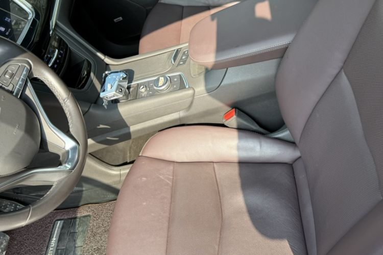 Used Cadillac XT6 2021 2.0T 7-Seater Two-Wheel-Drive Luxury Version Interior 10