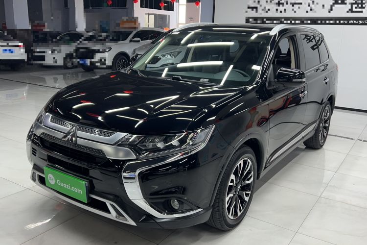 Used Mitsubishi Outlander 2019 2.4L 4x4 Zhi Xiang Edition 5 Seats China VI Standard