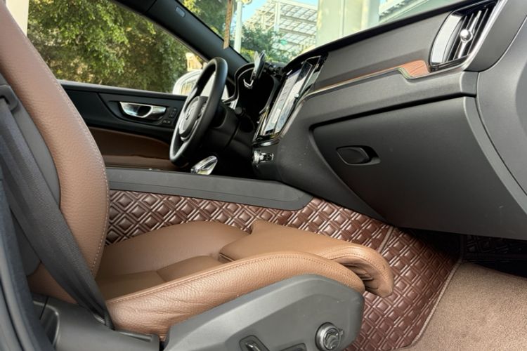 Used Volvo S60 2025 B4 Zhiyuan Luxury Edition