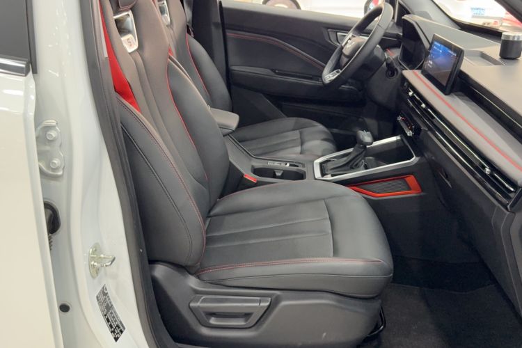 Used Wuling Alvez 2022 1.5T CVT Trendy & Cool Edition