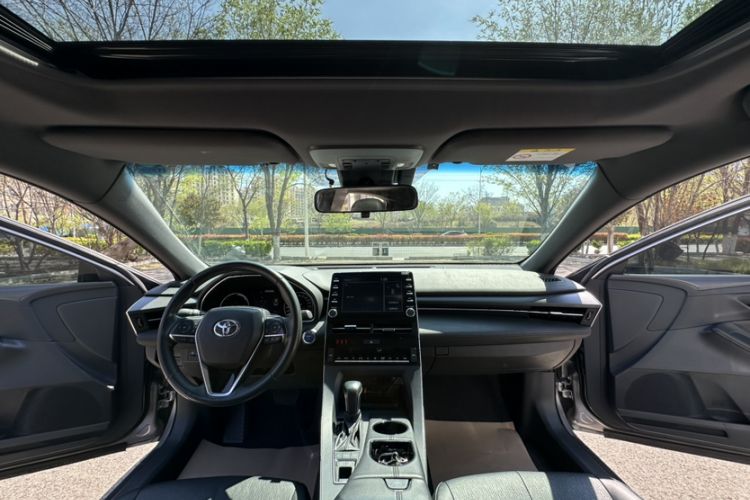 Used Toyota Avalon 2019 Dual-Engine 2.5L Luxury Edition China VI Standard
