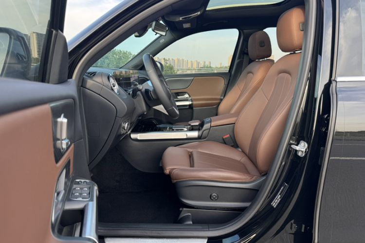 Used Mercedes-Benz GLB 2024 GLB 220 Dynamic Edition Interior 7