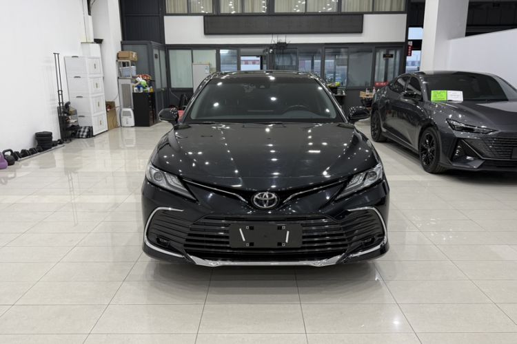 Used Toyota Camry 2023 2.0G Luxury Edition
