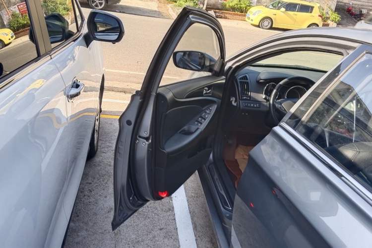 Used Hyundai Sonata 2013 2.4L Automatic Leading Edition China IV Standard
