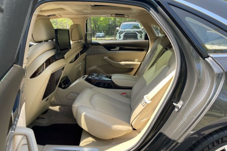 Used Audi A8 2014 A8L 6.3 FSI W12 quattro flagship model
