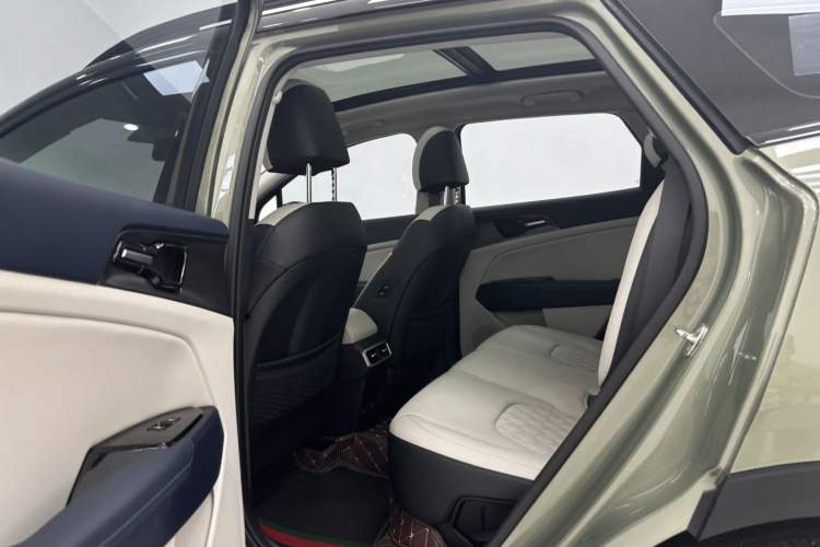 Used Kia Sportage (Chinese Domestic Model) 2023 2.0L HEV Two-Wheel Drive Flagship Edition