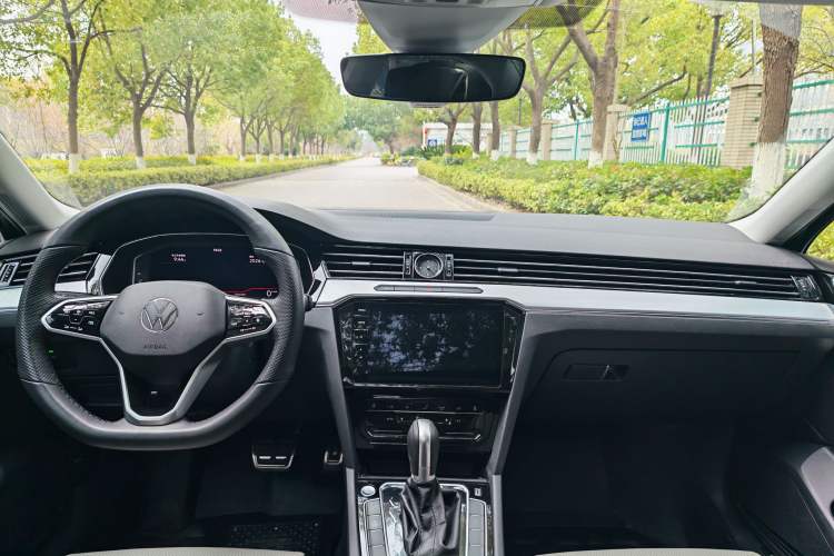 Used Volkswagen Magotan 2023 2 Million Units Commemorative Edition 330TSI DSG Luxury Version