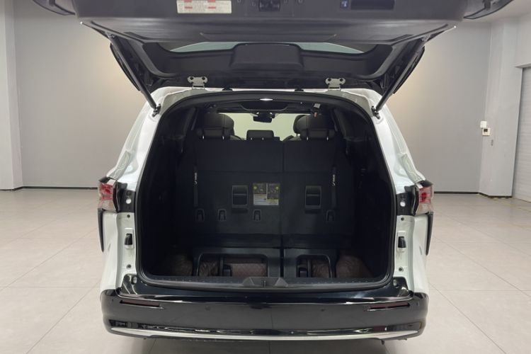 Used Toyota Sienna 2021 2.5L Hybrid Platinum Edition
