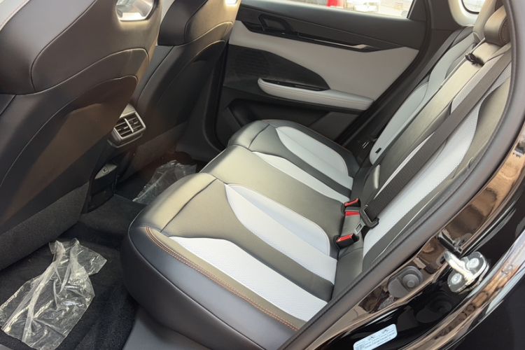 Used CHANGAN UNI-V iDD 2024 Blue Whale Smart Electric iDD 136km Luxury Model
