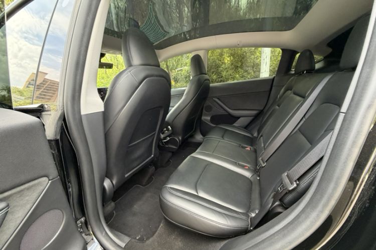 Used Tesla Model Y 2022 Revised Version Long-Range All-Wheel Drive Interior 1