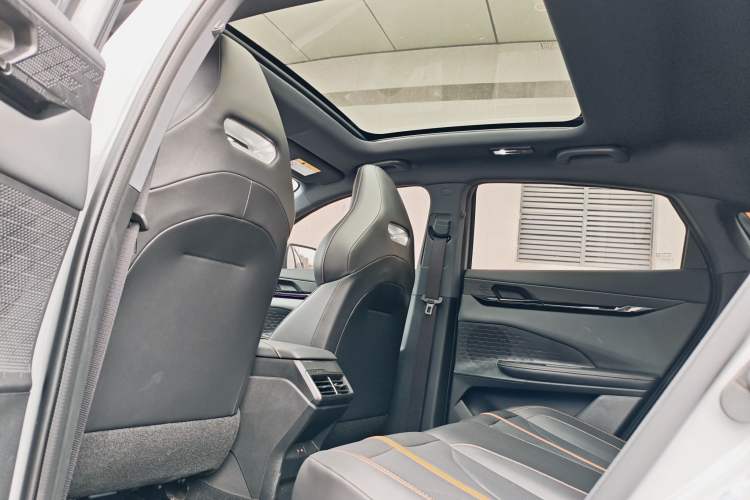 Used CHANGAN UNI-V 2025 1.5T 500Bar Prestige Version
