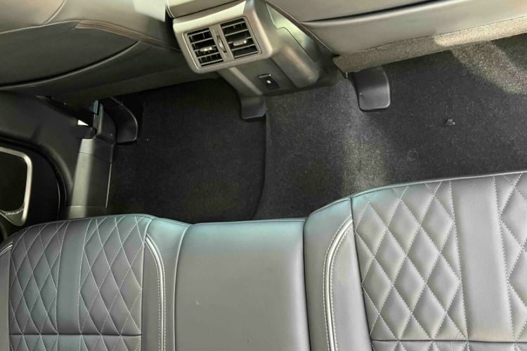 Used Mitsubishi Outlander 2020 2.4L 4x4 Zhi Xiang Edition 5 Seats Interior 8