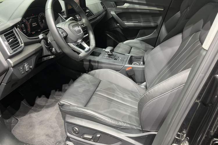 Used Audi Q5L 2022 40T Luxury Dynamic Model Interior 3