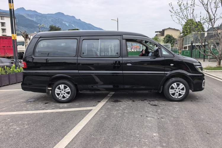 Used FORTHING Lingzhi 2022 M5L 1.6L Utility Model 7 Seats