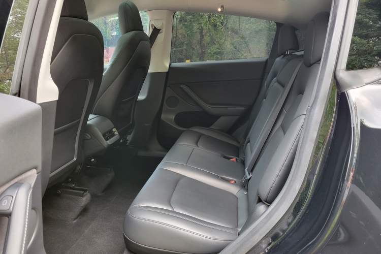 Used Tesla Model Y 2021 Long-Range All-Wheel-Drive Version 3D7 Interior 3