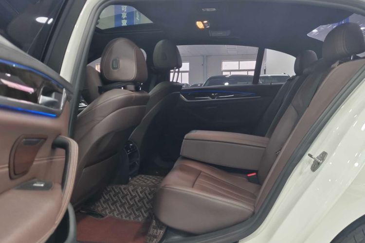 Used BMW 5 Series 2019 525Li M Sport Package Interior 3