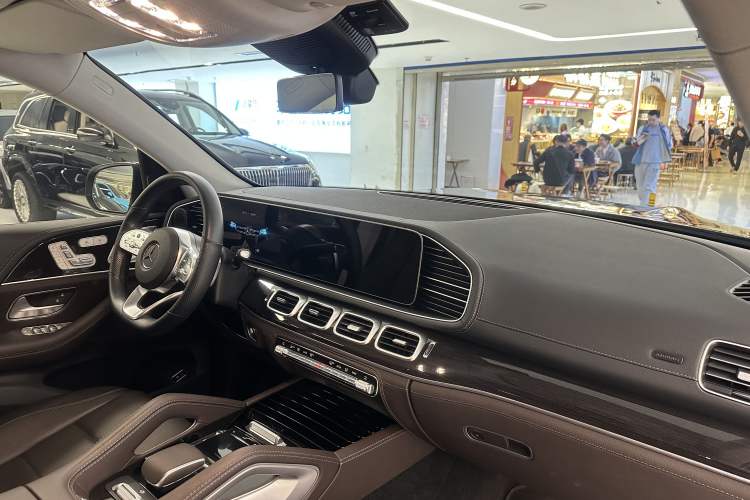 Used Mercedes-Benz GLS 2023 GLS 450 4MATIC Stylish Model
