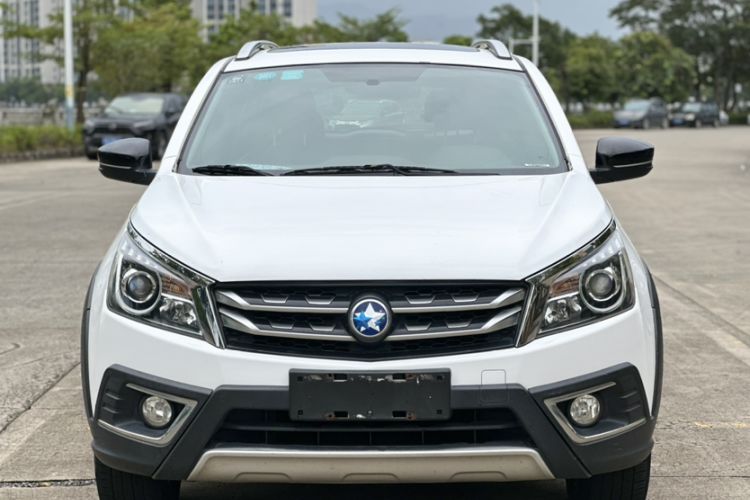 Used Venucia T70X 2016 2.0L CVT SmartFun Sport Edition
