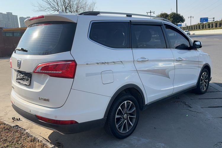 Used Baojun 730 2017 1.5T Manual Prestige Version 7 Seats Exterior 4