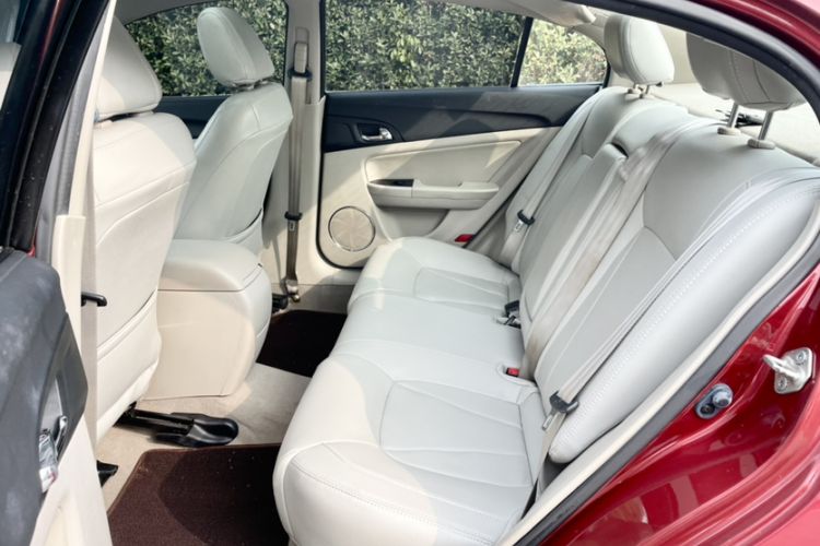 Used Bestune B50 2013 1.6L manual luxury version
