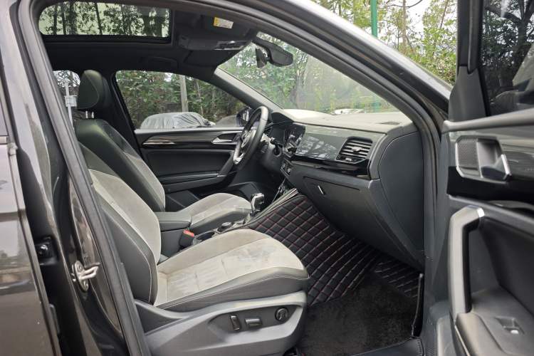 Used Volkswagen Tayron 2019 380TSI Four-Wheel Drive R-Line China VI-standard Right Front Seat