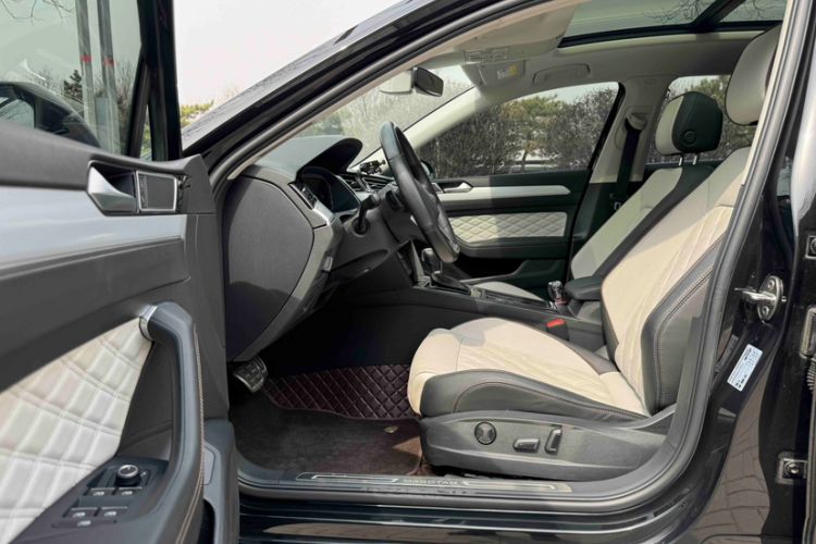 Used Volkswagen Magotan 2023 2 Million Units Commemorative Edition 330TSI DSG Luxury Version
