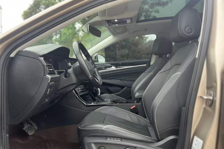 Used Volkswagen Passat 2022 330TSI Starry Luxury Edition Interior 2