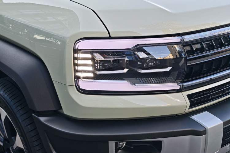 Used Formula Leopard Leopard 5 2023 Navigator Edition