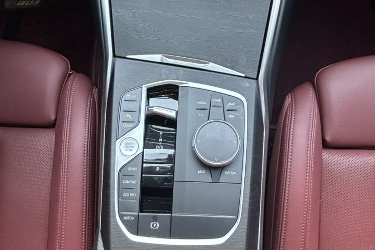 Used BMW 3 Series 2023 325i M Sport Package Interior 6