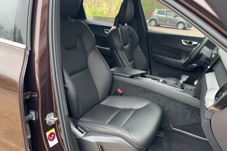 Used Volvo XC60 2018 T5 4x4 Zhiyi Edition Right Front Seat