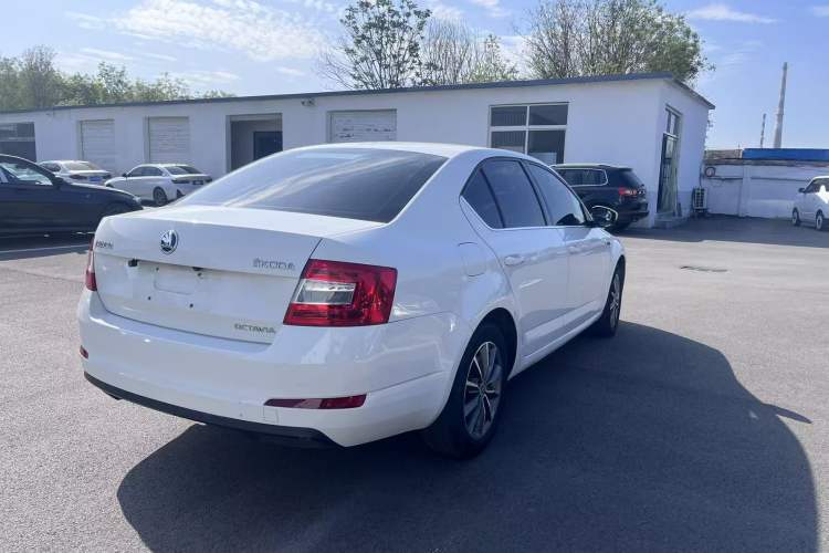 Used Skoda Octavia 2017 1.6L Automatic Chuanxing Edition

