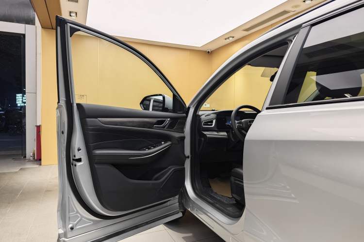 Used Landian E5 2023 1.5L DE-i 100KM Comfort Edition 7-Seater