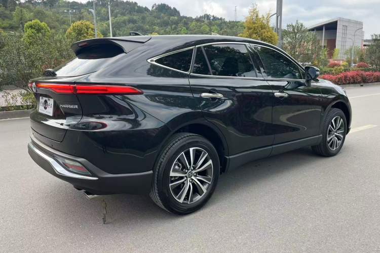 Used Toyota Harrier 2023 2.0L CVT Two-Wheel Drive Luxury Edition Exterior 5