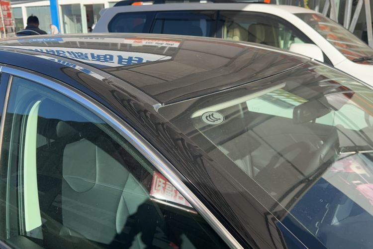 Used Hongqi E-QM5 2022 431 km Charge & Enjoy Edition