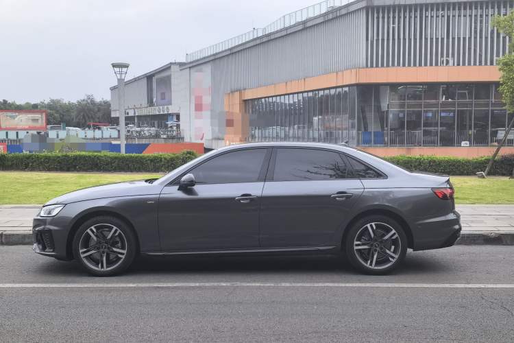 Used Audi A4L 2022 40 TFSI Luxury Dynamic Model
