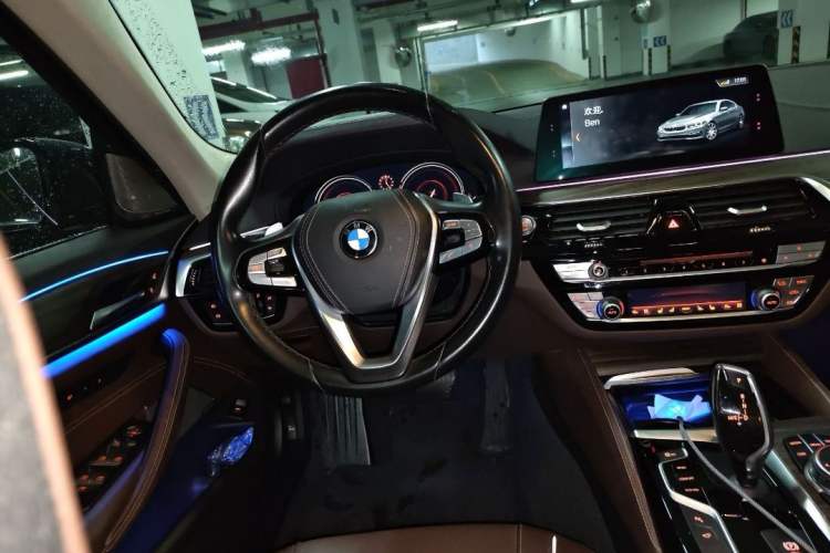 Used BMW 5 Series 2018 Facelifted 530Li Luxury Edition Premium Package
