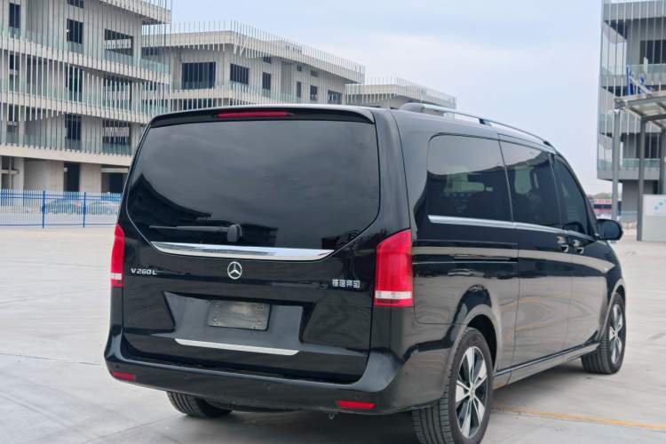 Used Mercedes-Benz V-Class 2016 V 260 L Prestige Extended Edition Exterior 4