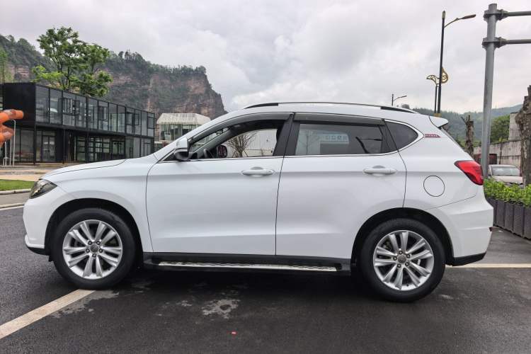 Used Haval H2 2014 1.5T Manual Two-Wheel Drive Elite Edition Exterior 4